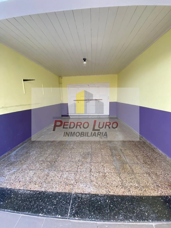 CASA FORMANDO ESQUINA 4 AMB. RIVADAVIA Y 182