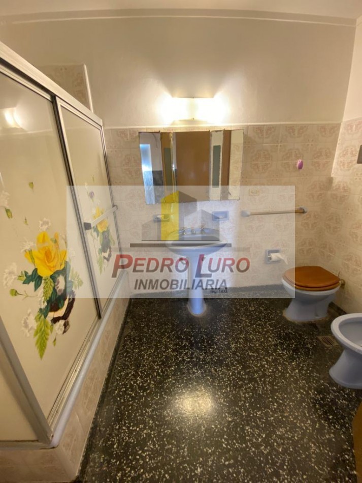 CASA FORMANDO ESQUINA 4 AMB. RIVADAVIA Y 182