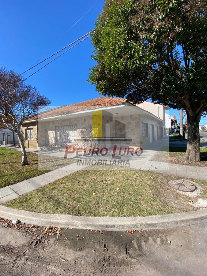 CASA FORMANDO ESQUINA 4 AMB. RIVADAVIA Y 182
