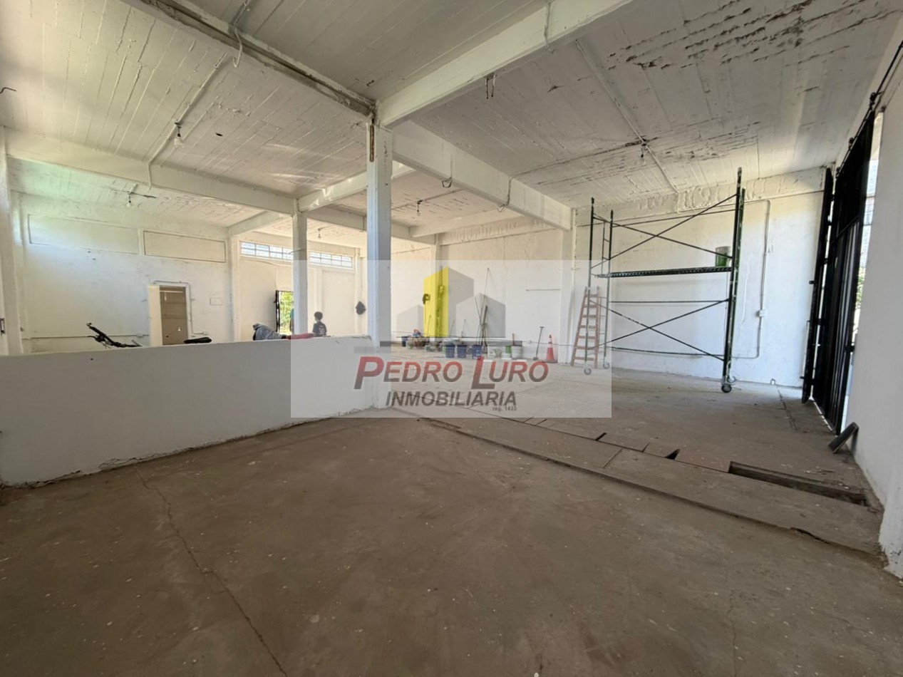 GALPON 200M2 CUB. JUAN B JUSTO Y CHAMPAGÑAT