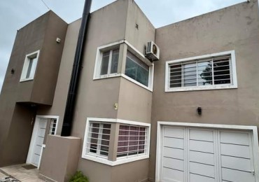 CASA 4 AMBIENTES. CAISAMAR