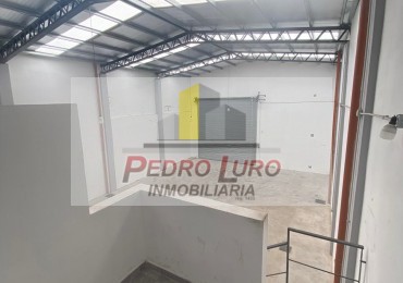 GALPON 242M2 APROX. SAN MARTIN AL 7300.