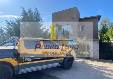 CASA 4 AMBIENTES + DEP. EN BARRIO LA CALETA