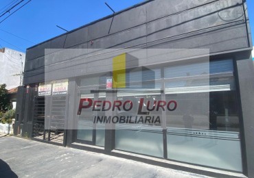 LOCAL COMERCIAL. 125M2 CUBIERTOS APROX. AV.LURO Y 180