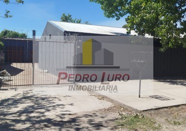 CASA + DEPOSITOS. ECUADOR AL 2300 * RETASADO *